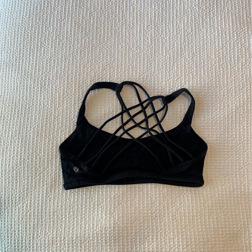 Lululemon free to be wild bra size 4